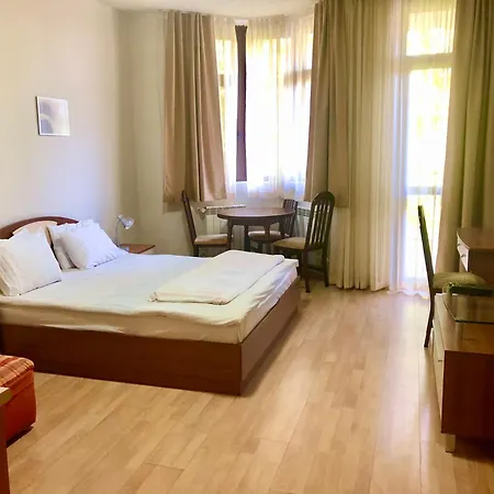 ホテル Flora - ボロヴェッツ